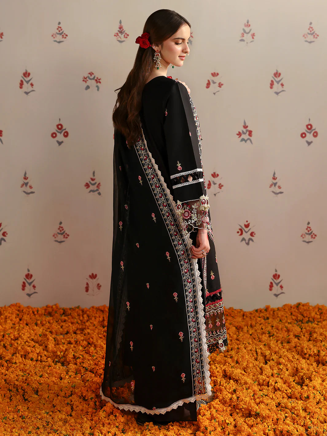 Aangan by Mahnur 3PC Embroidered Lawn Unstitched Suit M2202253E1