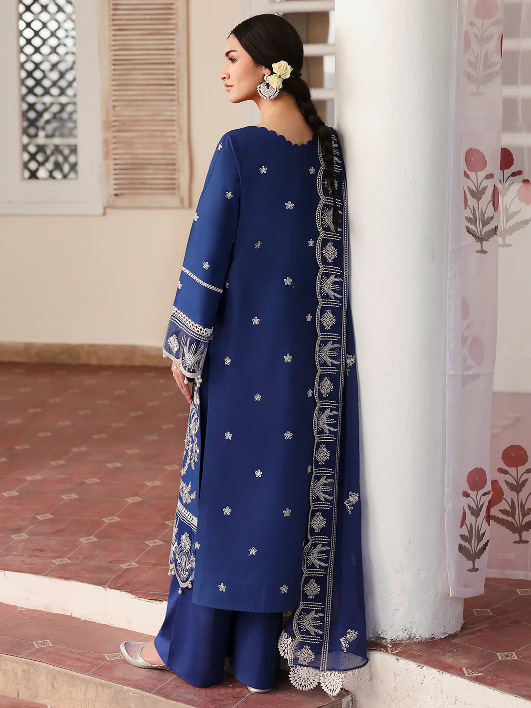 Aangan by Mahnur 3PC Embroidered Lawn Unstitched Suit M2202253E2