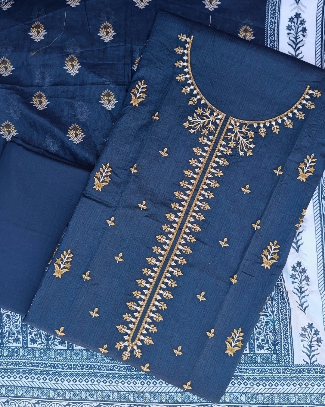 Bin Saeed 3PC Embroidered Lawn Unstitched Suit BS2202253E7