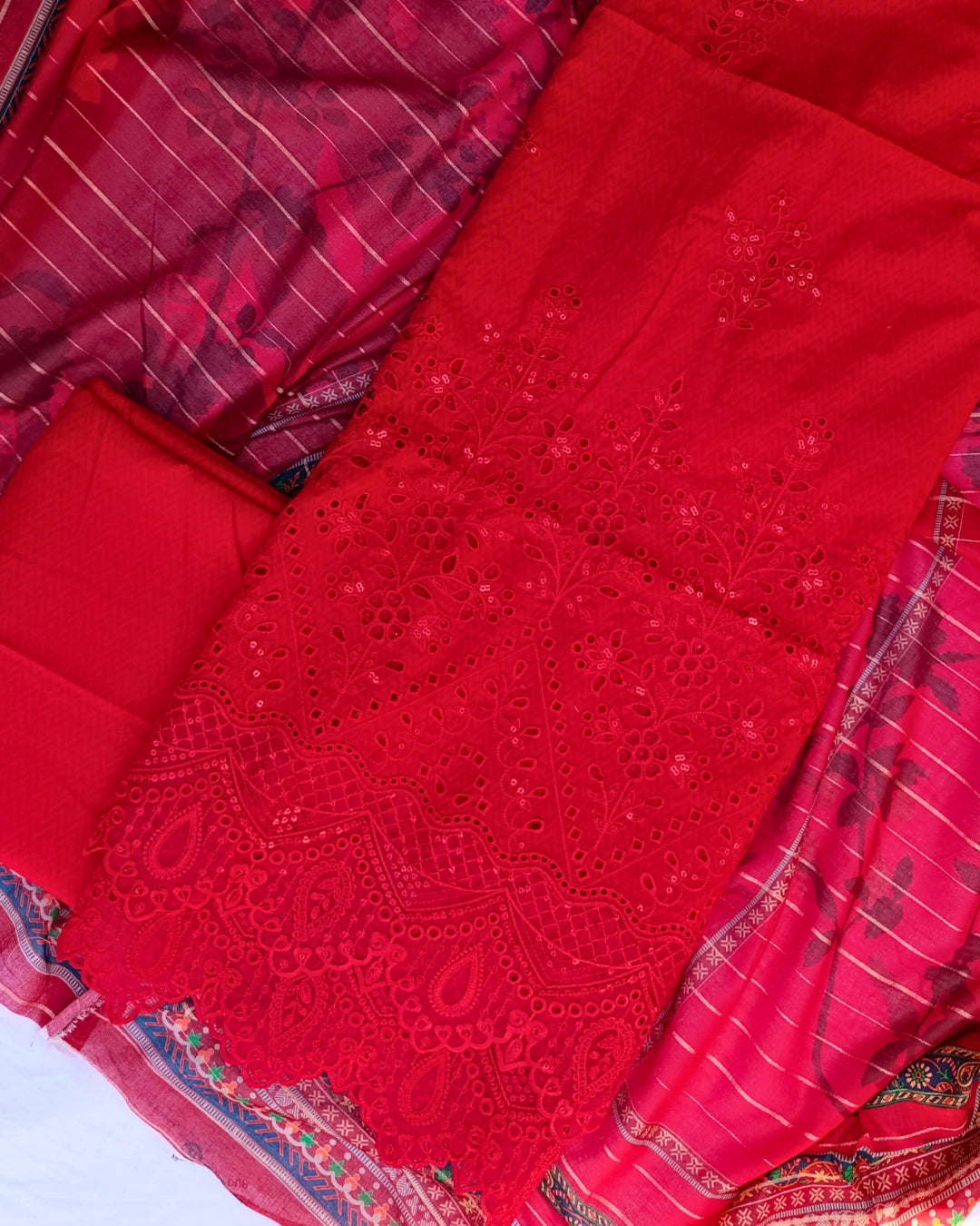 Bin Saeed 3PC Embroidered Lawn Unstitched Suit BS2202253E1