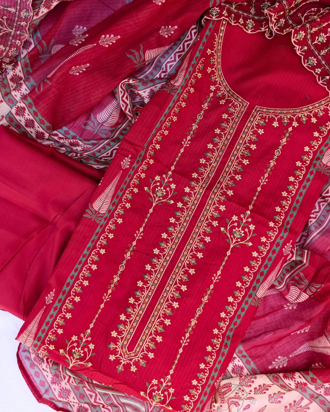 Bin Saeed 3PC Embroidered Lawn Unstitched Suit BS2202253E6