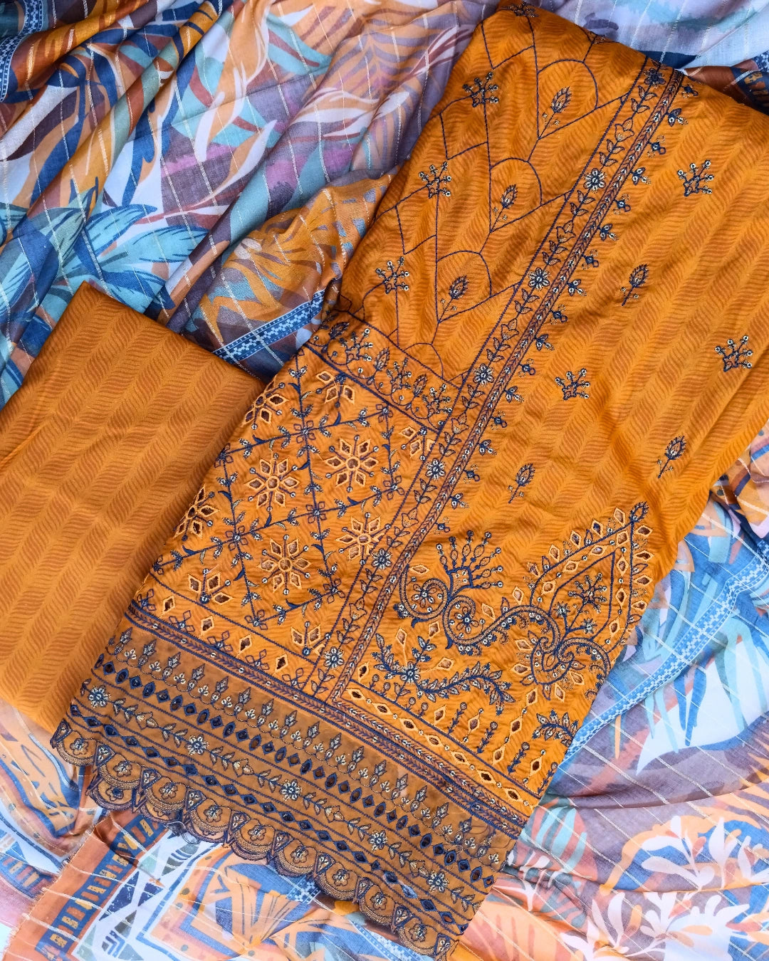 Bin Saeed 3PC Embroidered Lawn Unstitched Suit BS2202253E4